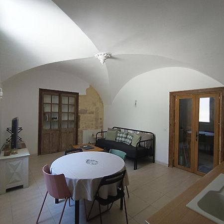 Dans Maison De Maitre, Appartement Independant. Montfrin Dış mekan fotoğraf