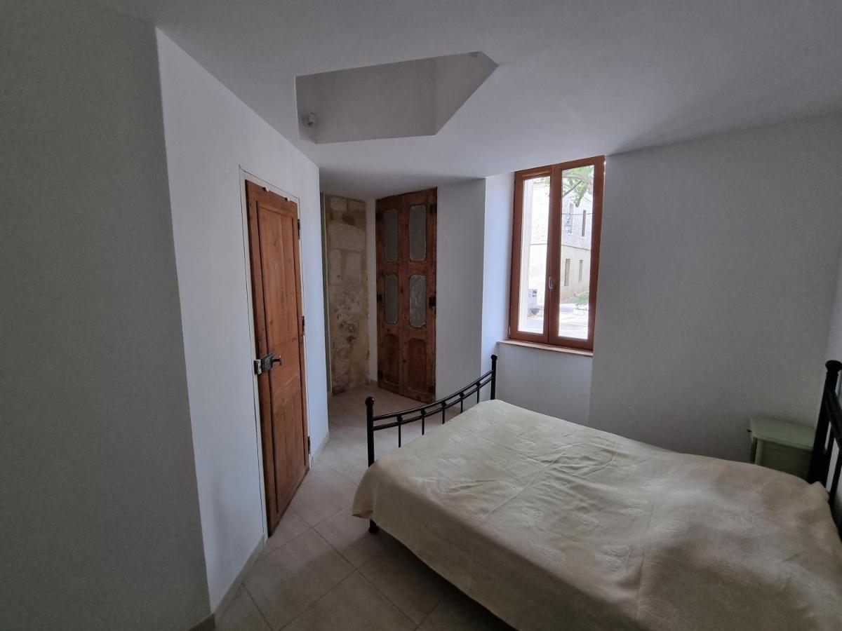 Dans Maison De Maitre, Appartement Independant. Montfrin Dış mekan fotoğraf