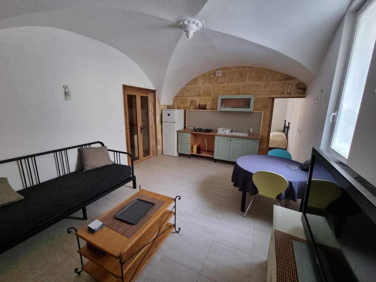 Dans Maison De Maitre, Appartement Independant. Montfrin Dış mekan fotoğraf