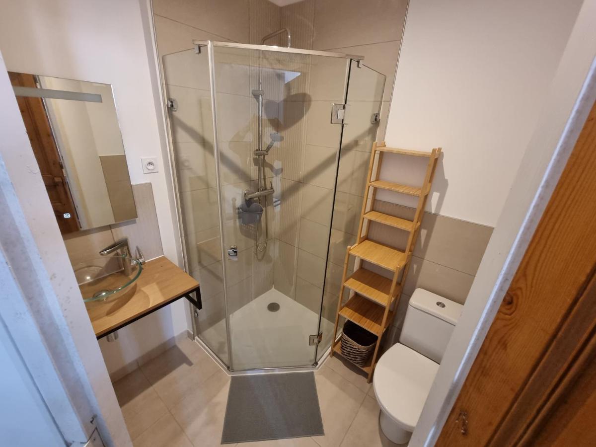 Dans Maison De Maitre, Appartement Independant. Montfrin Dış mekan fotoğraf